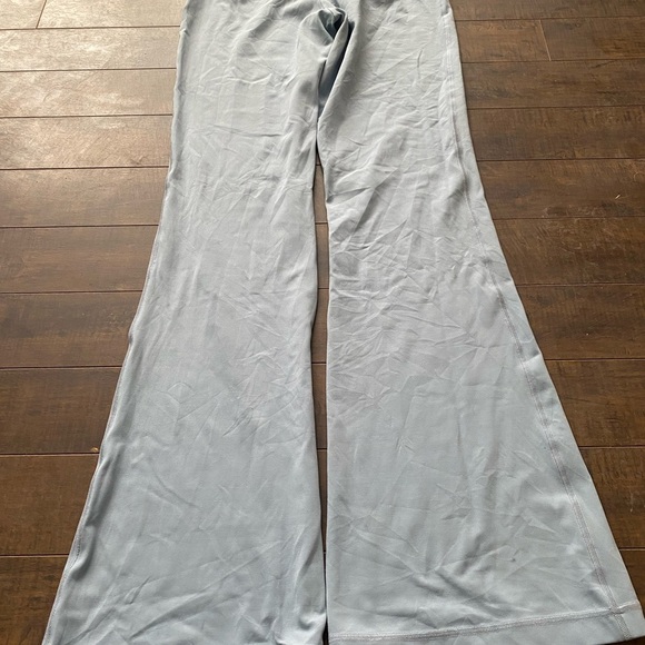 Lululemon Align Low Rise flared in Chamray - Picture 13 of 14